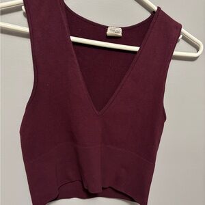 Chic V-Neck Sleeveless Maroon Tank Top